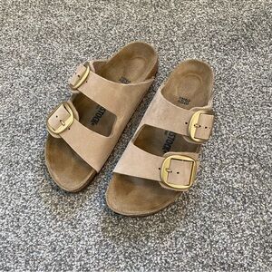 Birkenstock Women's Beige Gold Arizona Big Buckle Sandals
